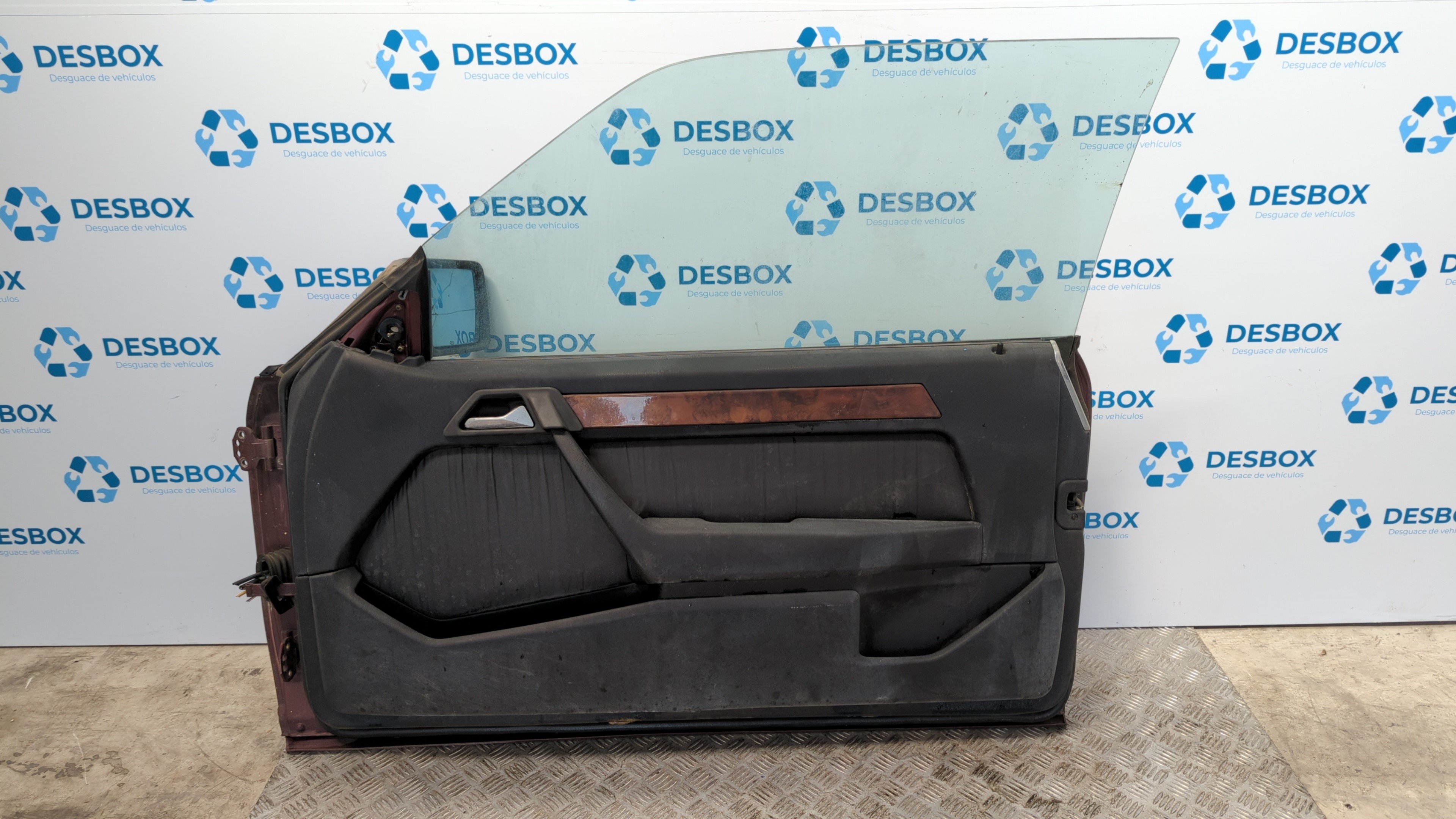 PUERTA DELANTERA DERECHA MERCEDES-BENZ CLASE E (W124) - vista 5