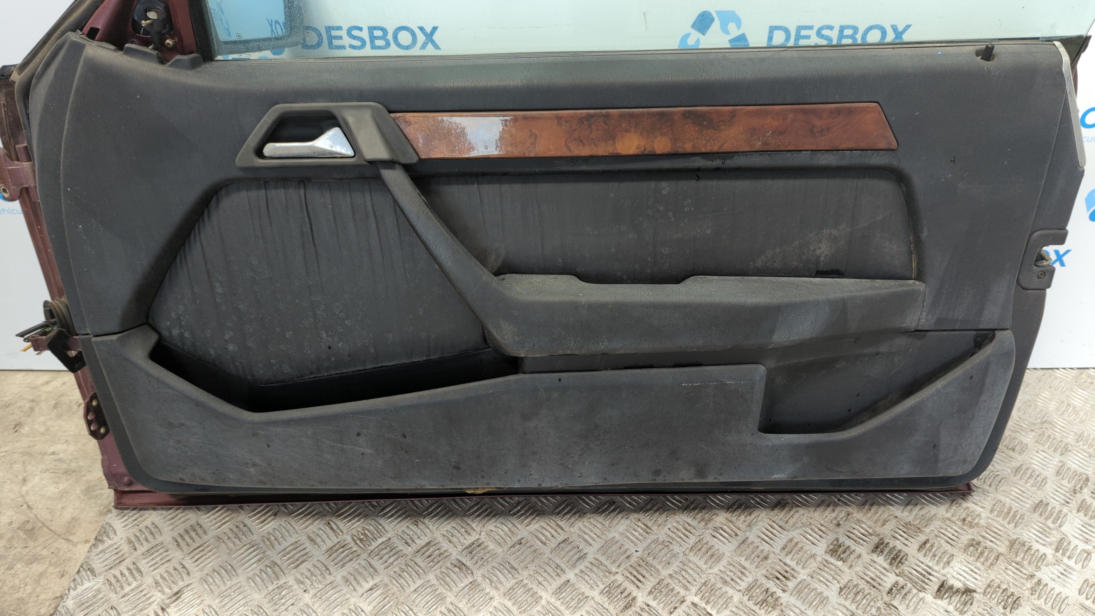 PUERTA DELANTERA DERECHA MERCEDES-BENZ CLASE E (W124) - vista 4