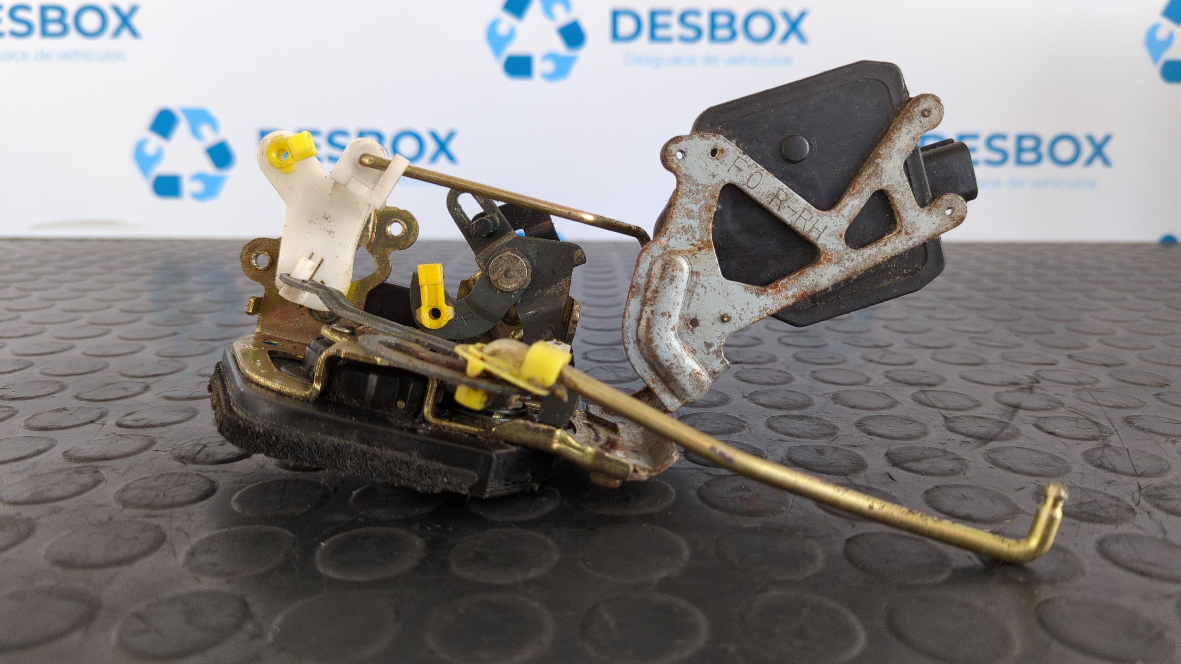 CERRADURA PUERTA TRASERA DERECHA HYUNDAI TRAJET (FO)