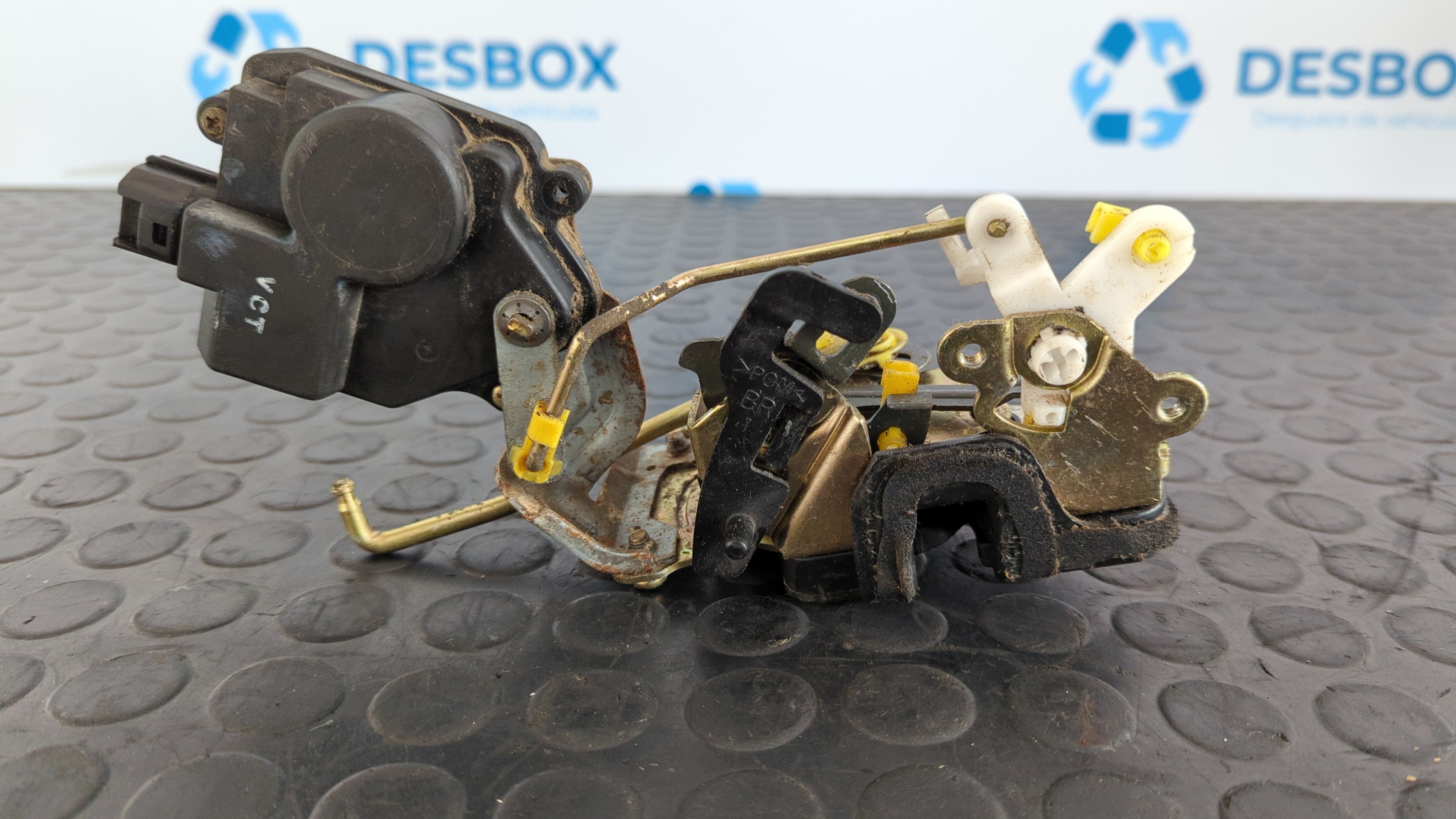 CERRADURA PUERTA TRASERA DERECHA HYUNDAI TRAJET (FO) - vista 6