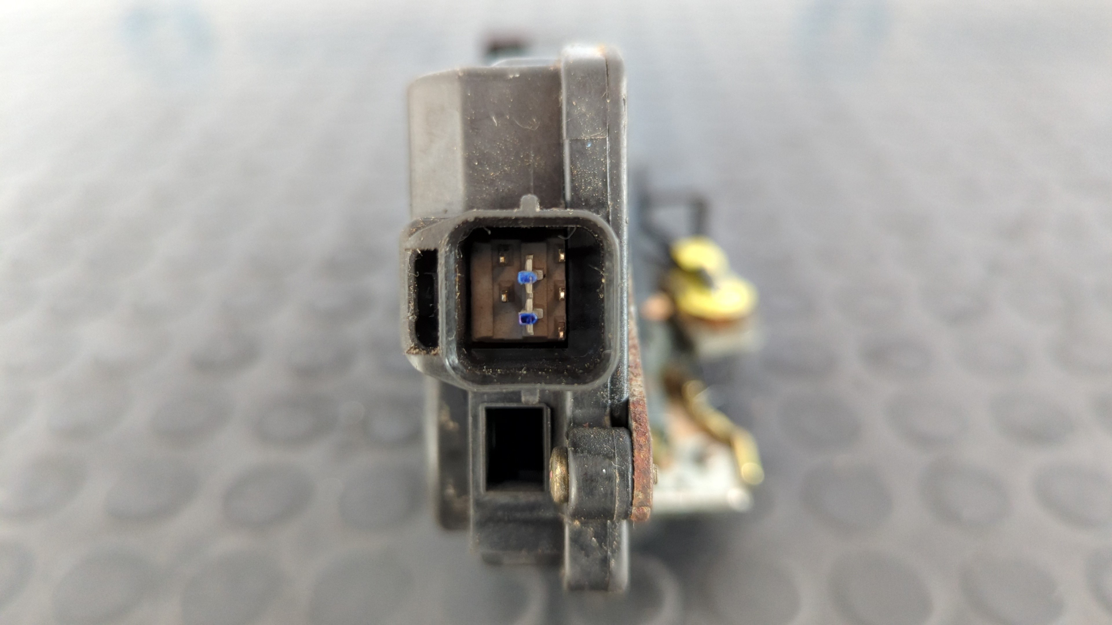 CERRADURA PUERTA TRASERA IZQUIERDA HYUNDAI TRAJET (FO) - vista 2