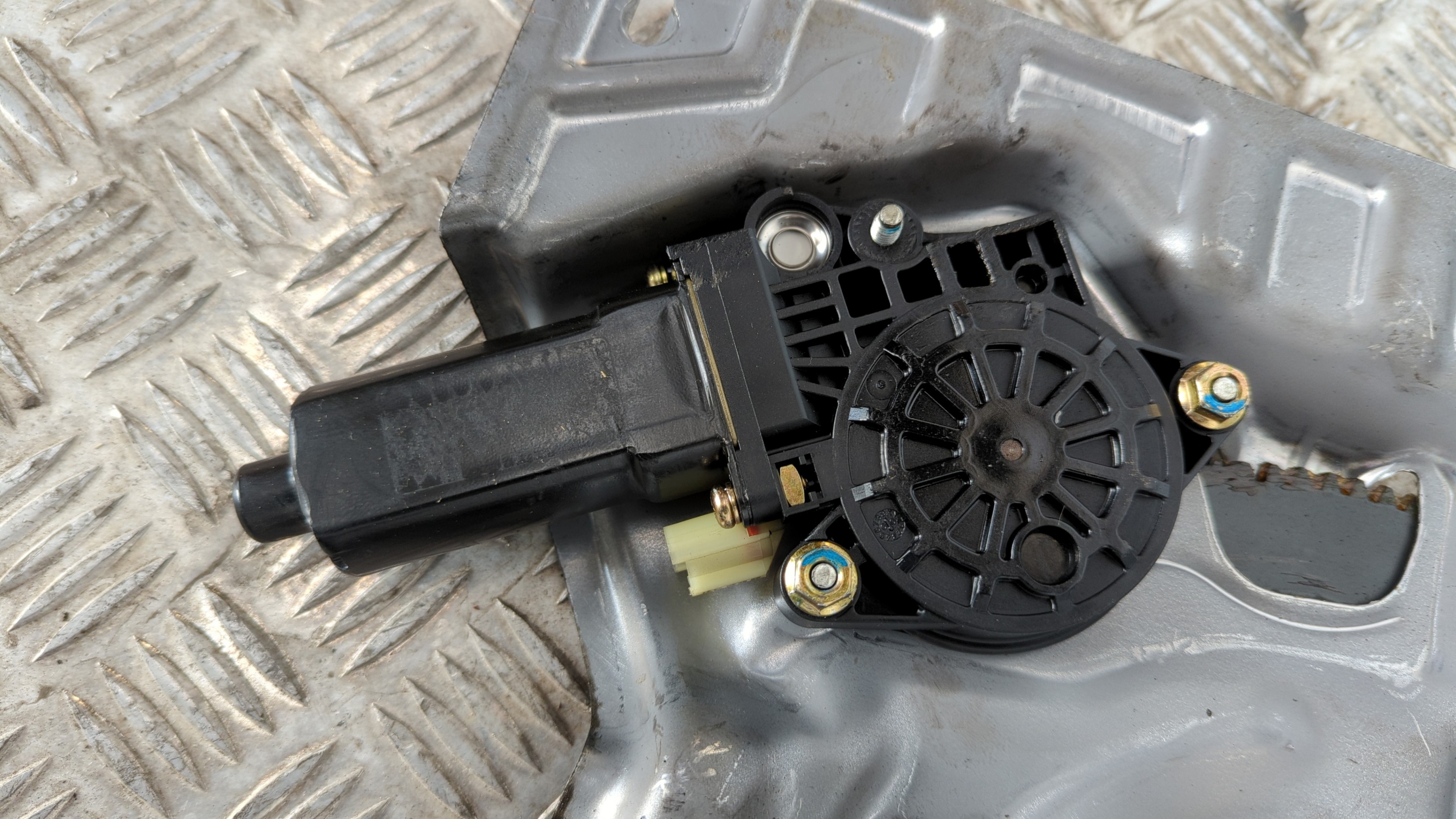 ELEVALUNAS TRASERO DERECHO HYUNDAI TRAJET (FO) - vista 2