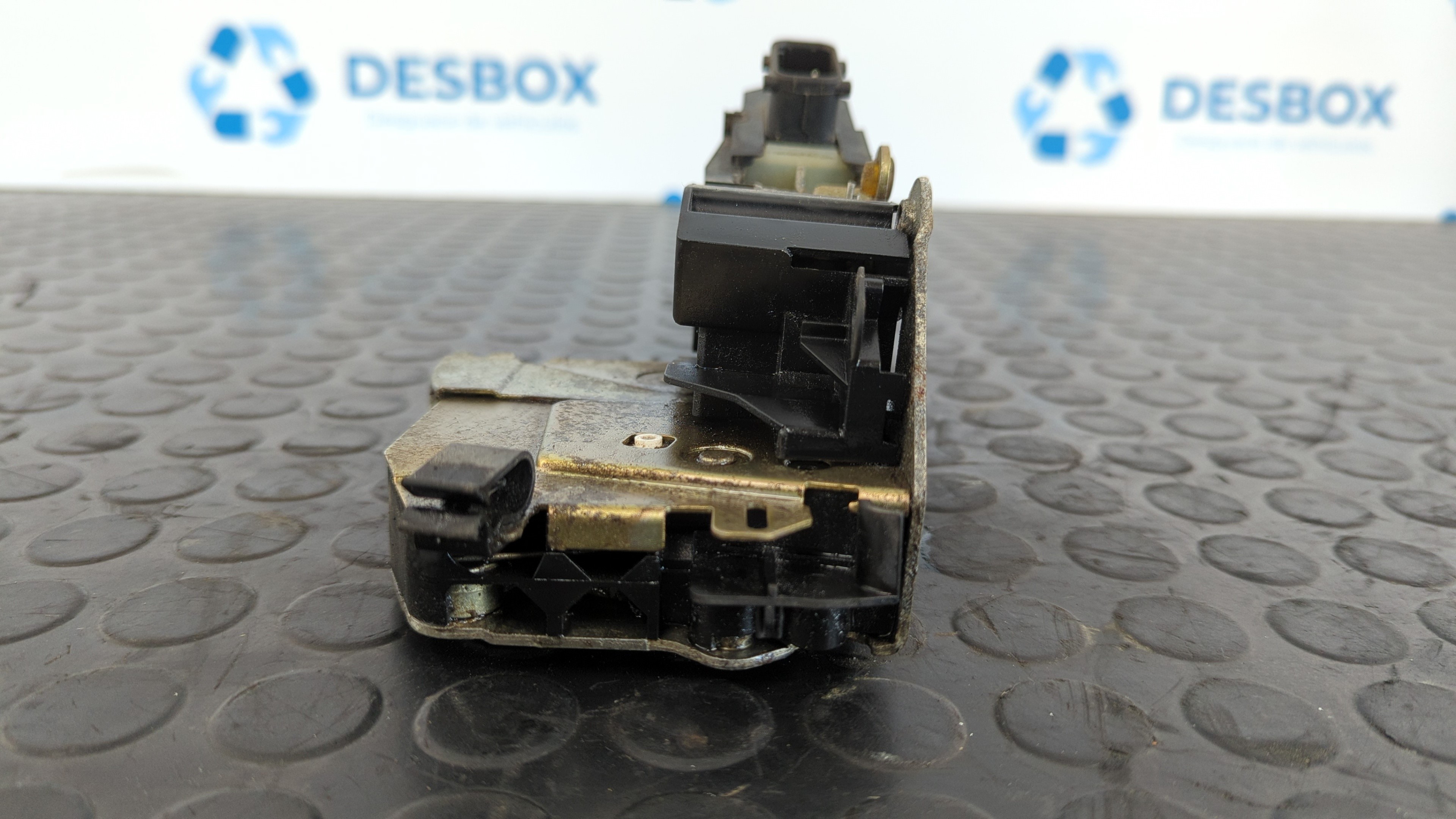 CERRADURA PUERTA DELANTERA DERECHA BMW SERIE 3 CABRIO (E36) - vista 2