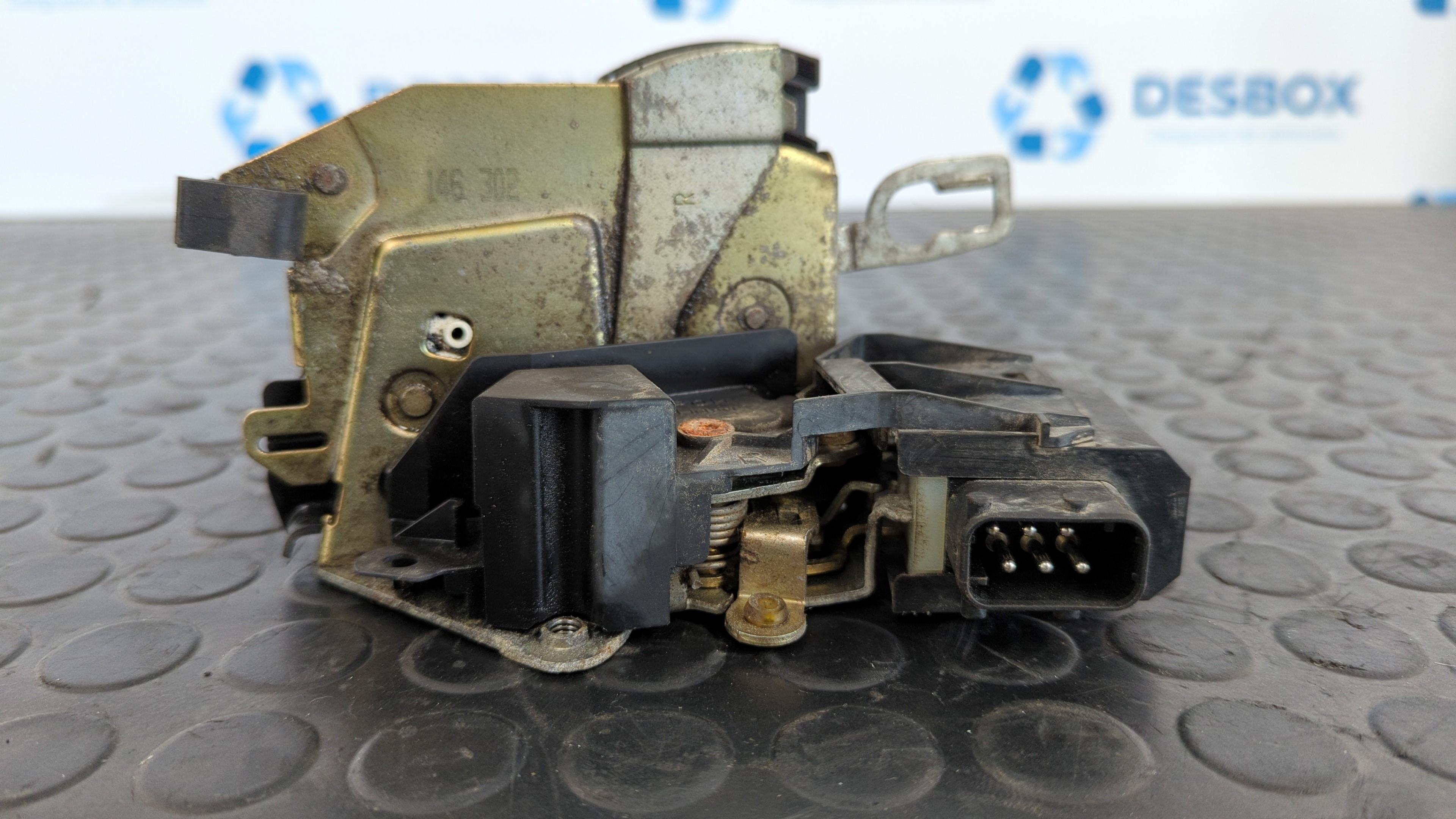 CERRADURA PUERTA DELANTERA DERECHA BMW SERIE 3 CABRIO (E36) - vista 5