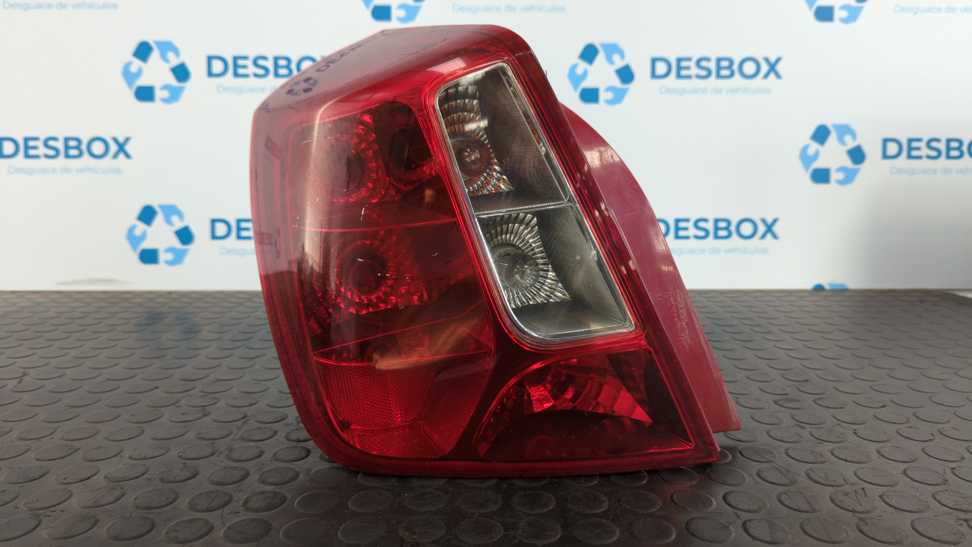 PILOTO TRASERO IZQUIERDO CHEVROLET NUBIRA BERLINA