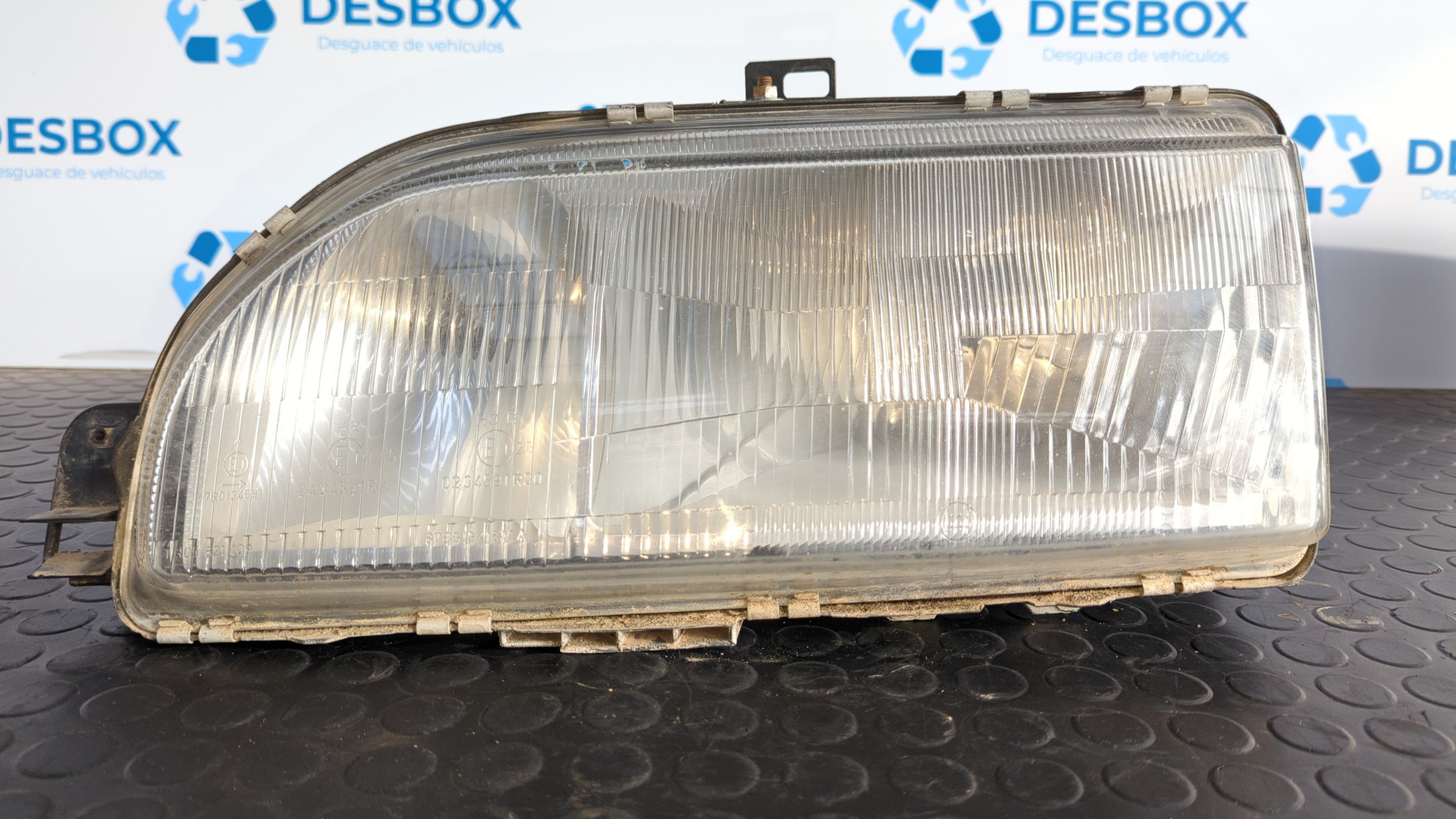 FARO IZQUIERDO FORD SIERRA BERLINA