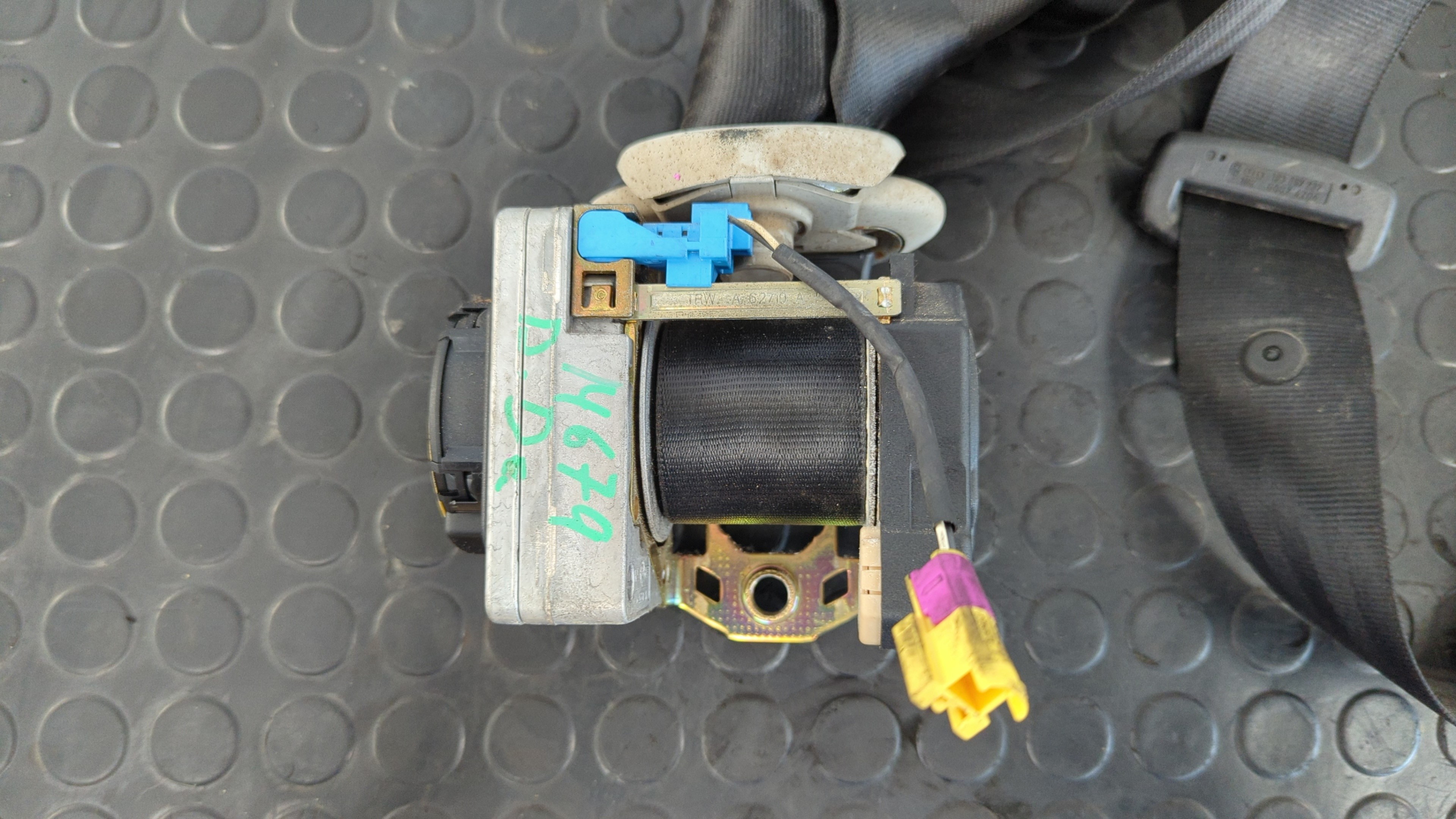 CINTURON DELANTERO DERECHO VOLKSWAGEN NEW BEETLE (9C1/1C1) - vista 2