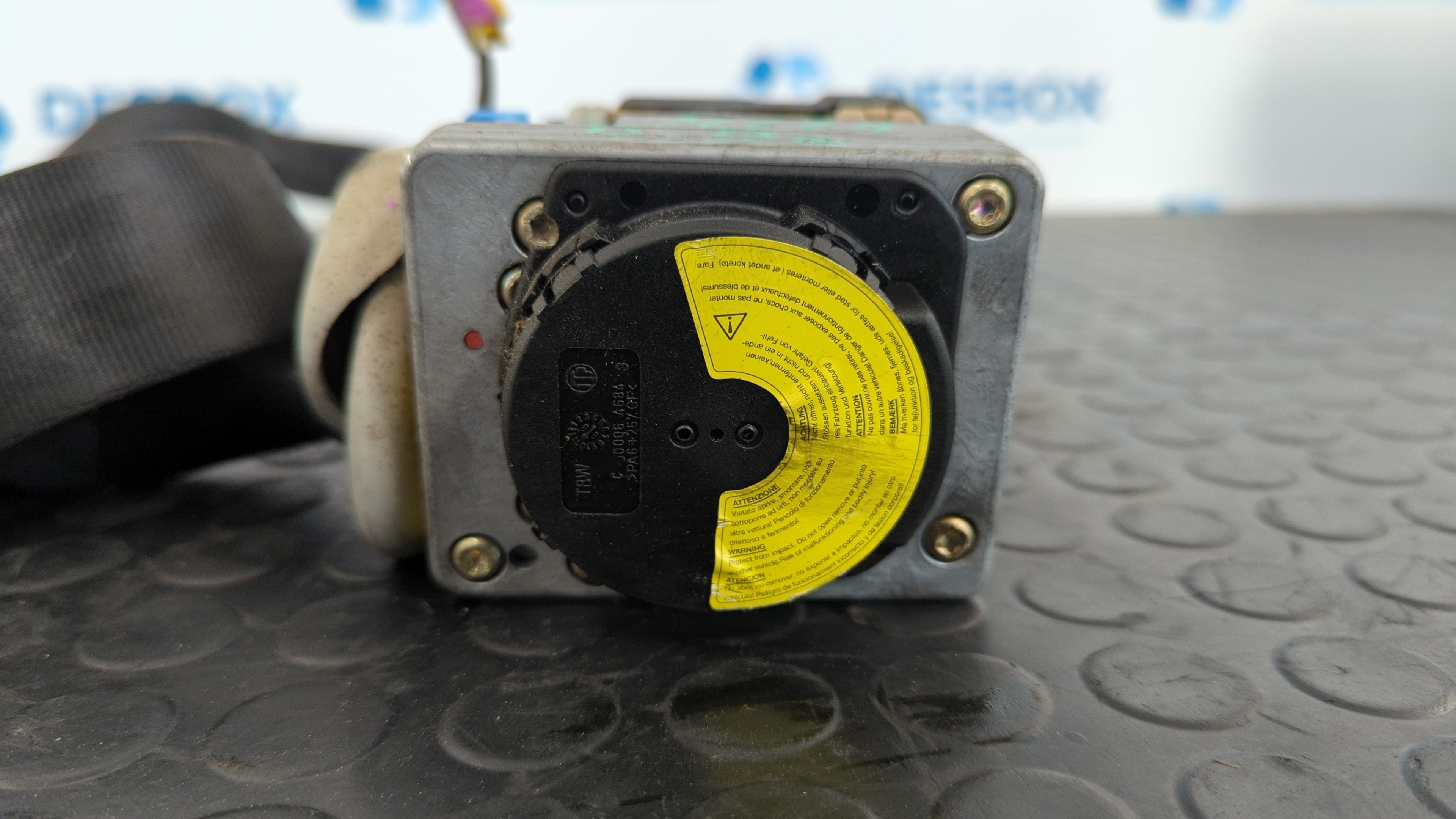 CINTURON DELANTERO DERECHO VOLKSWAGEN NEW BEETLE (9C1/1C1) - vista 4