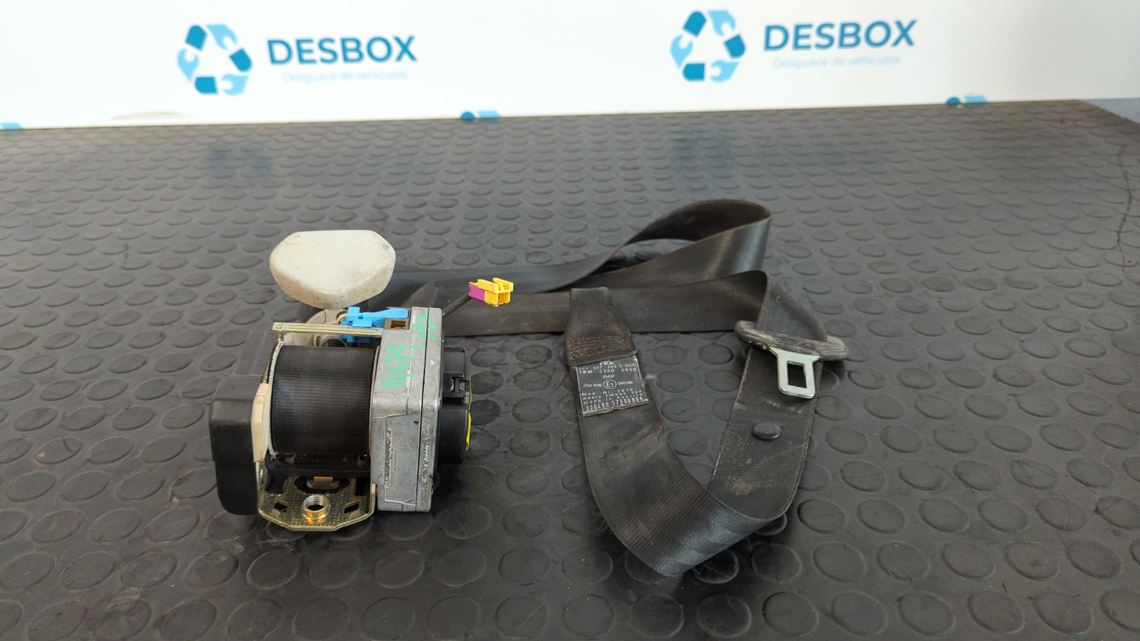 CINTURON DELANTERO IZQUIERDO VOLKSWAGEN NEW BEETLE (9C1/1C1)