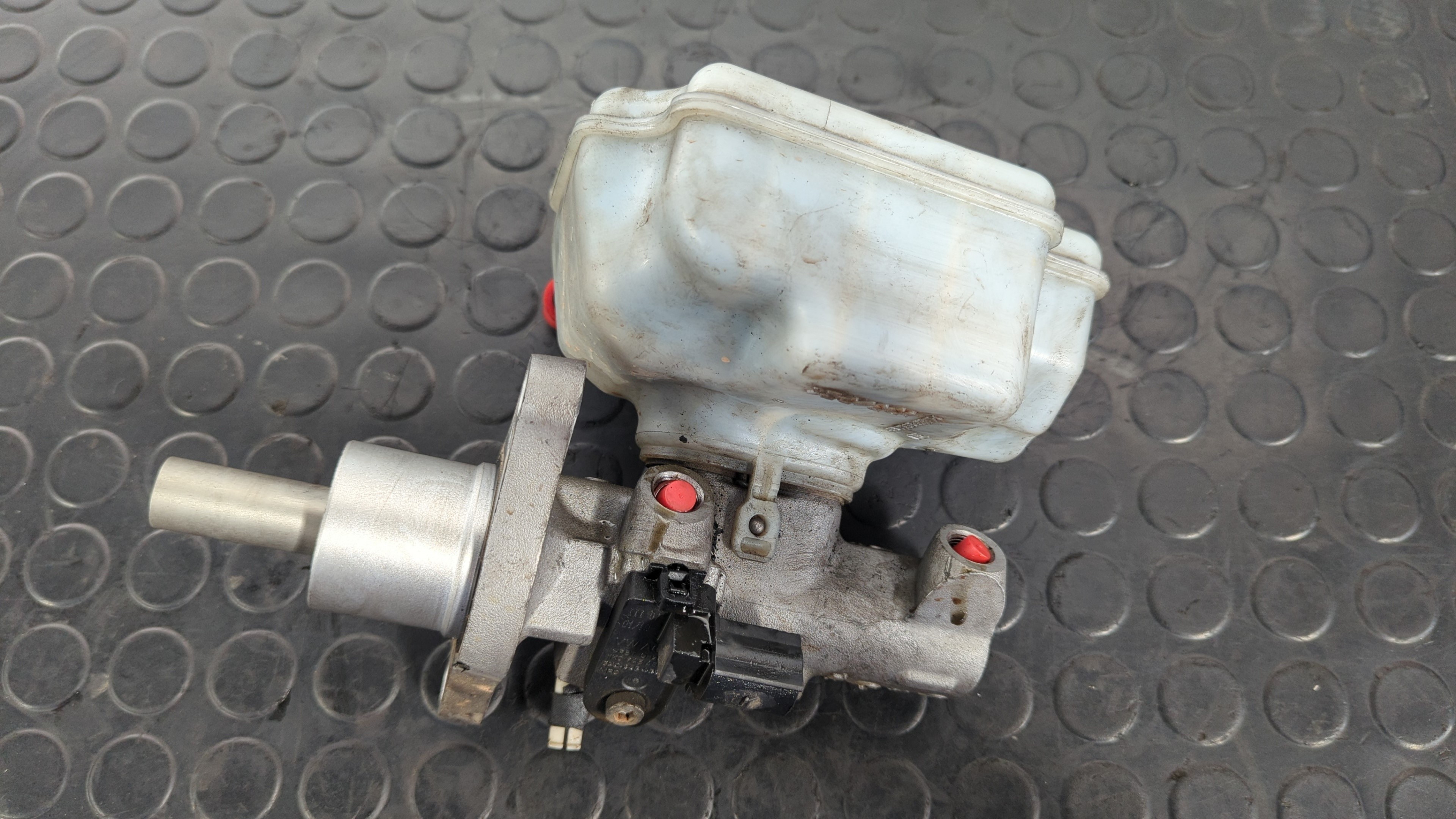 BOMBA FRENO AUDI A3 SPORTBACK (8P) - vista 2