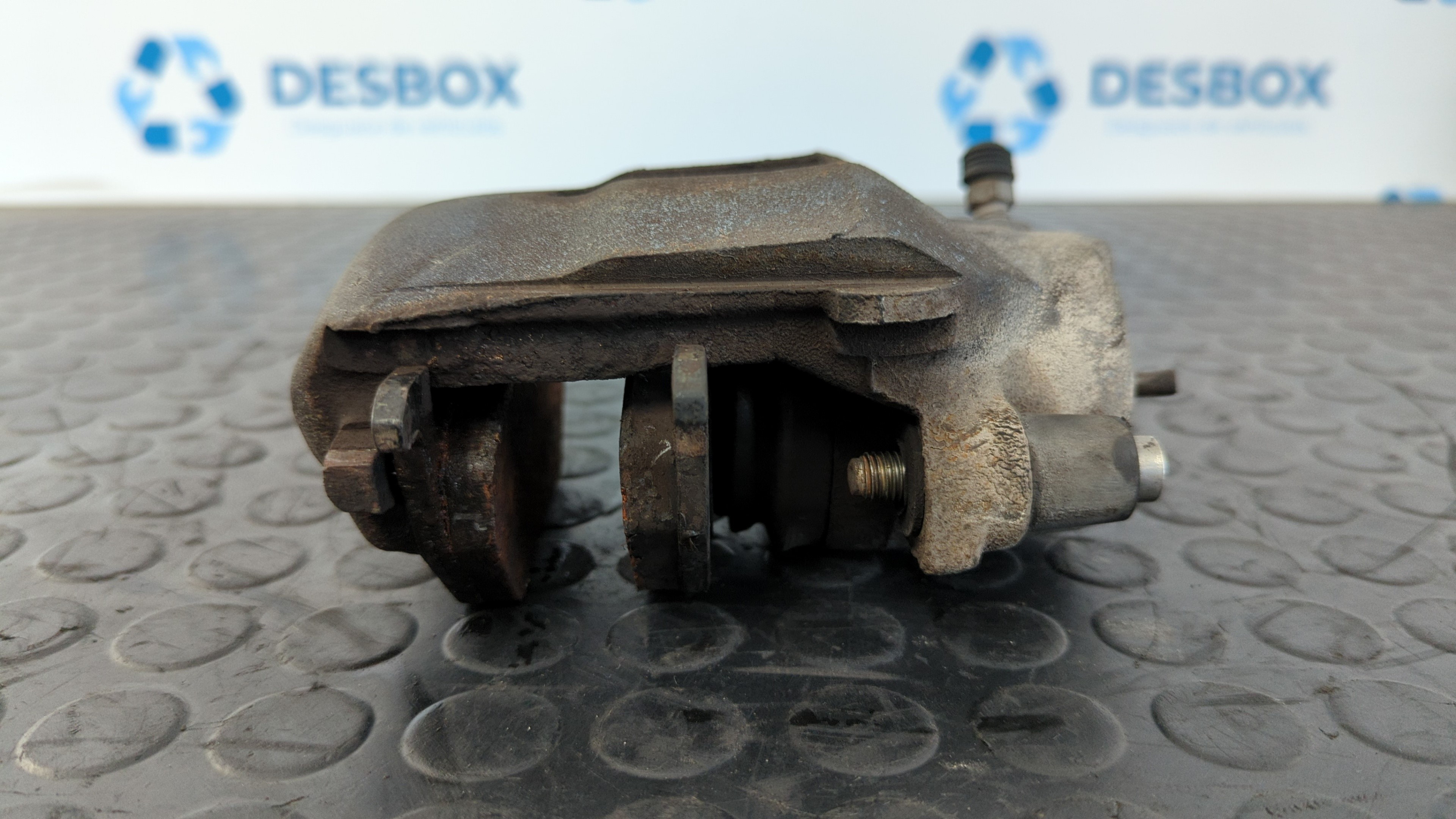 PINZA DE FRENO DELANTERA DERECHA VOLKSWAGEN NEW BEETLE (9C1/1C1) - vista 2