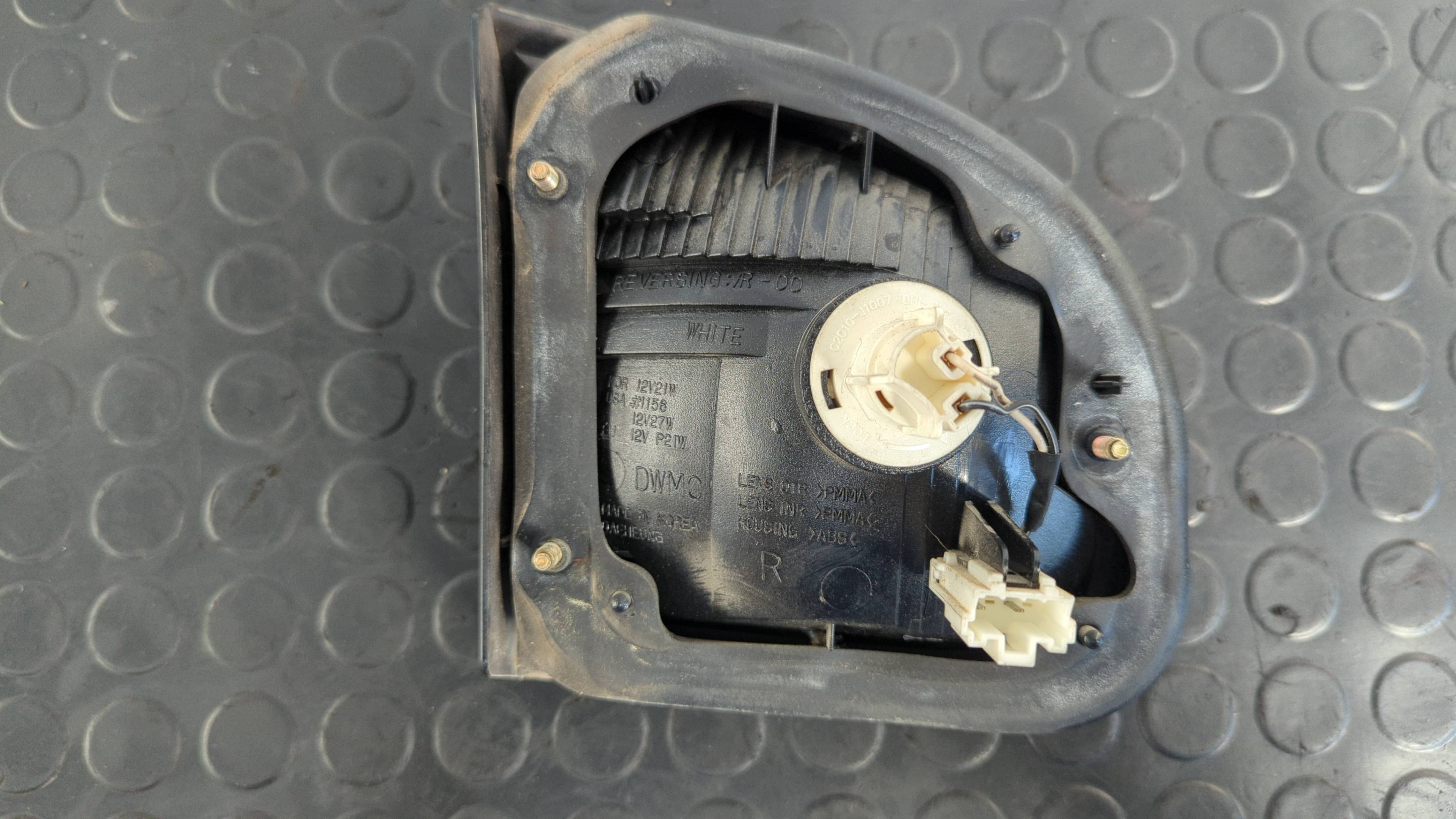 PILOTO PORTON DERECHO DAEWOO LANOS - vista 4