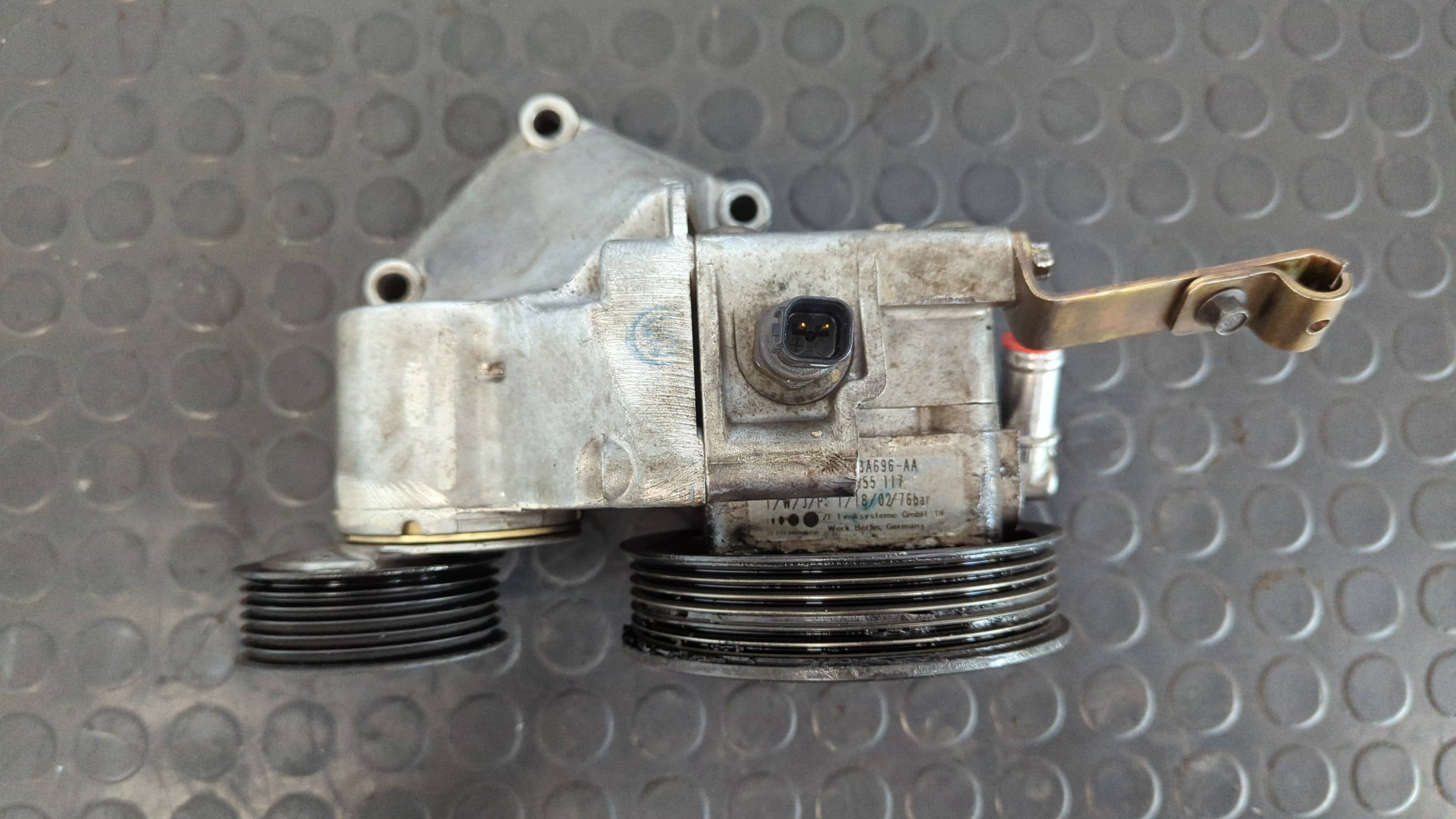 BOMBA DIRECCION FORD FOCUS BERLINA (CAK) - vista 3