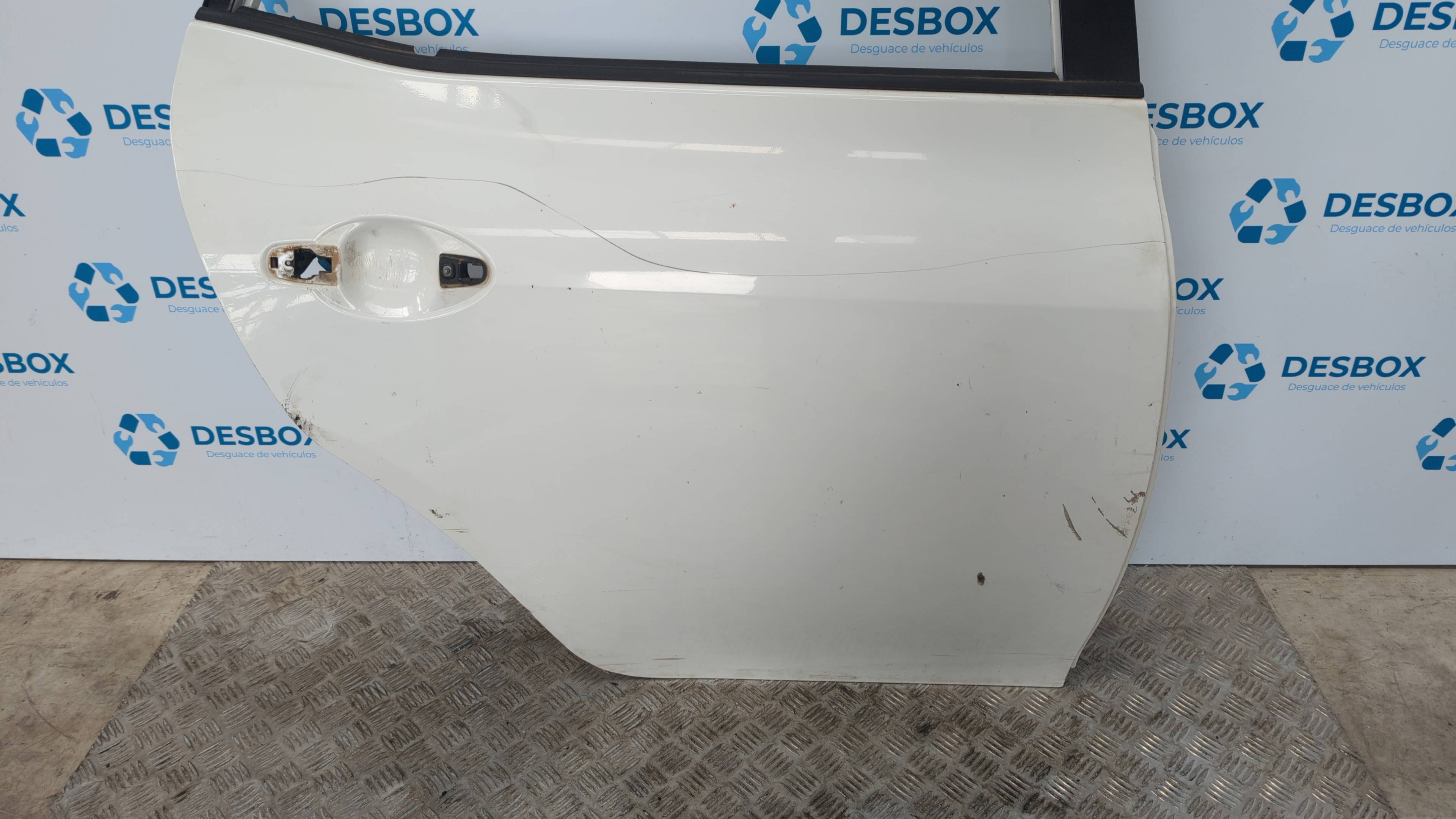 PUERTA TRASERA DERECHA TOYOTA AURIS - vista 5