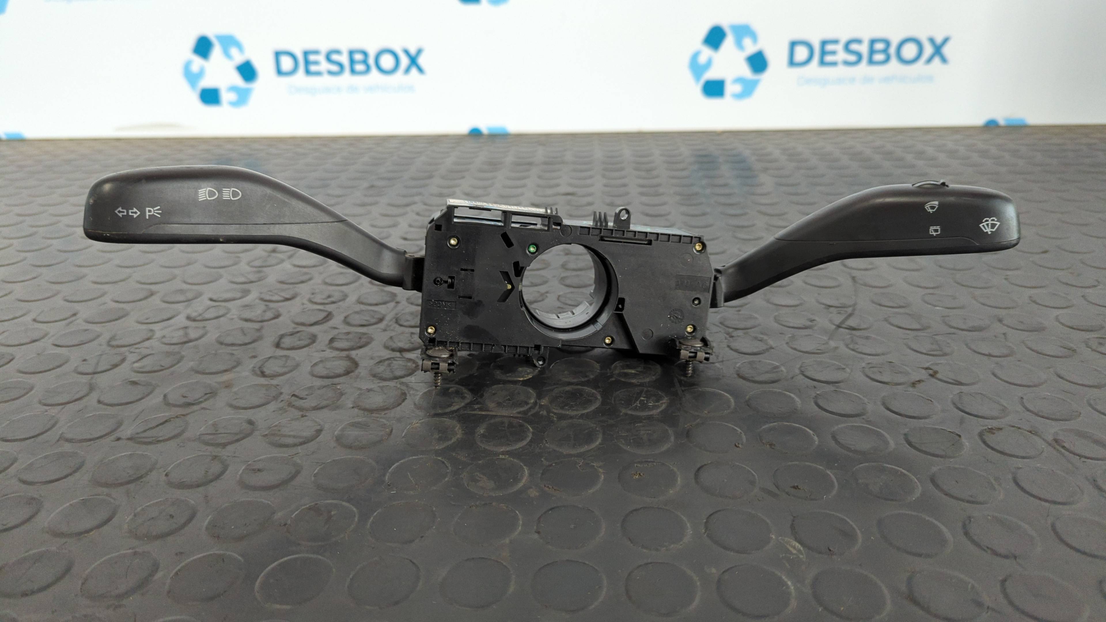 MANDO MULTIFUNCION VOLKSWAGEN POLO (9N1)