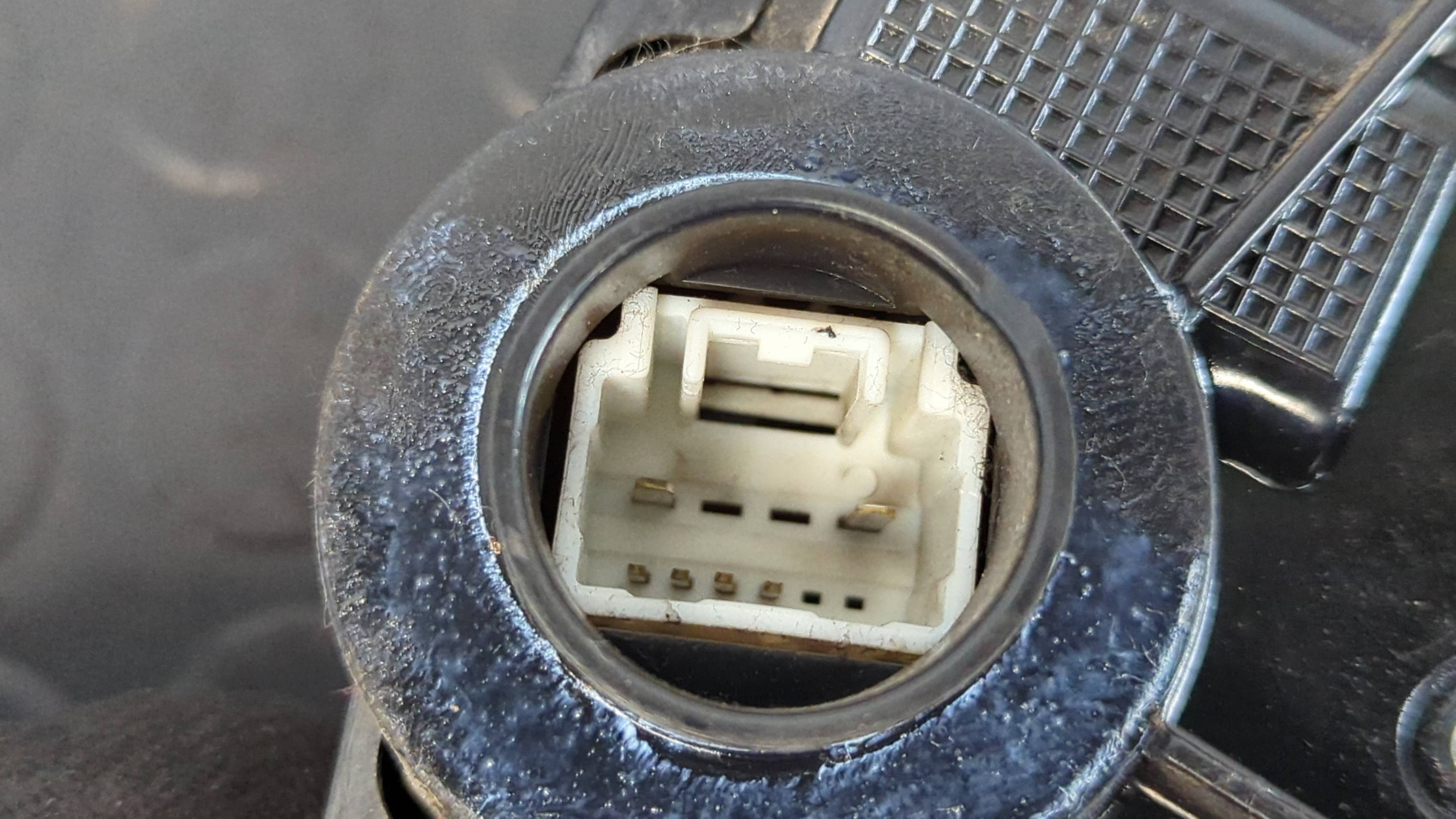 CERRADURA PUERTA DELANTERA IZQUIERDA TOYOTA AURIS - vista 2