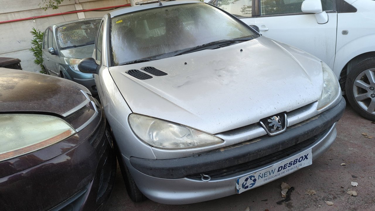 PEUGEOT 206 BERLINA