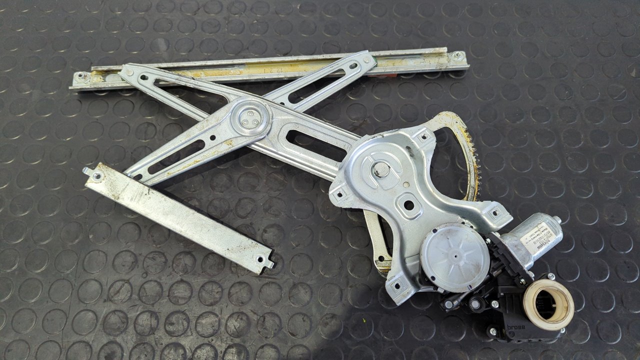 ELEVALUNAS DELANTERO IZQUIERDO TOYOTA AURIS - vista 4