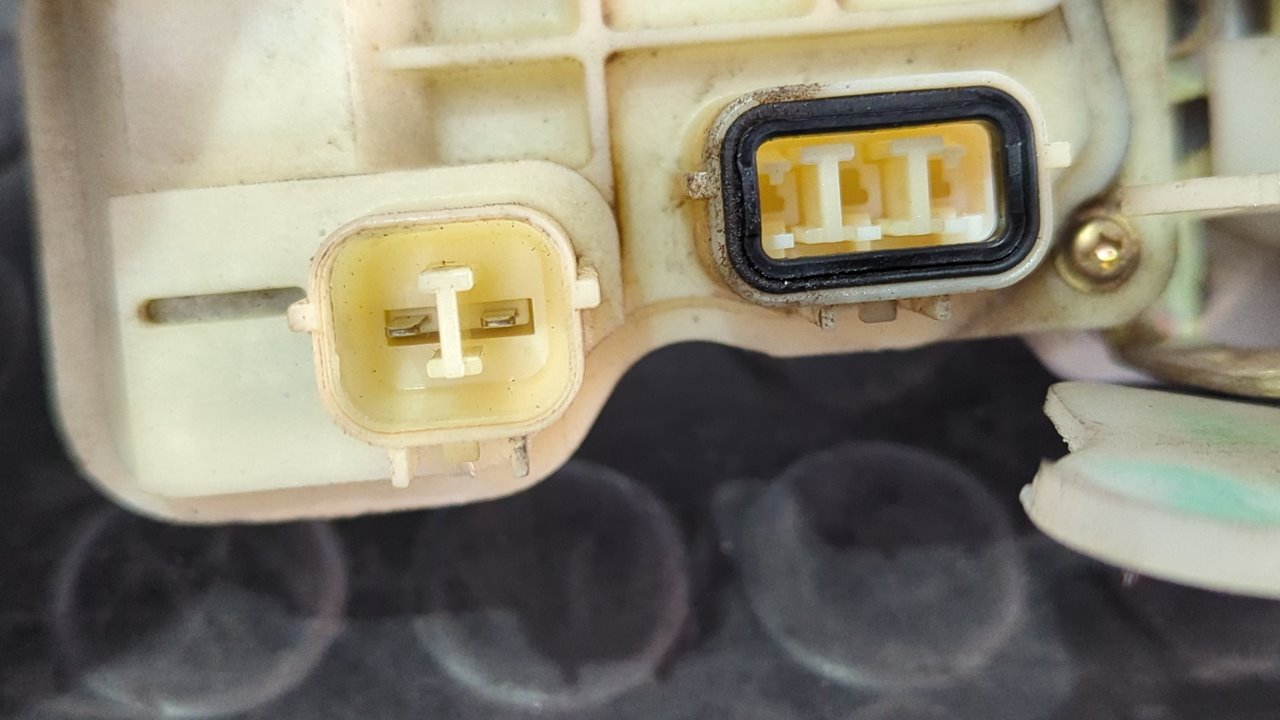 CERRADURA PUERTA DELANTERA DERECHA HONDA CIVIC BERLINA 3 (EP1/2) - vista 2