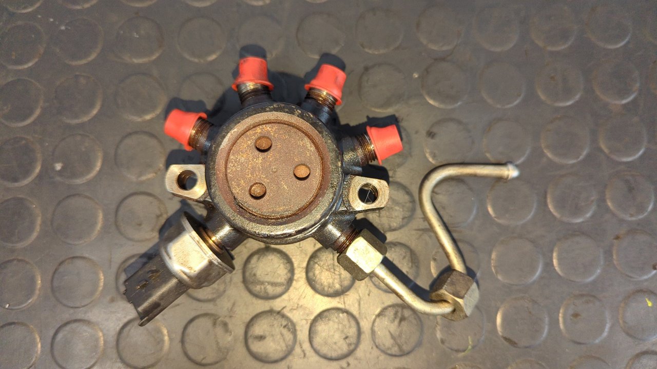 RAMPA INYECTORA RENAULT MEGANE II BERLINA 3P - vista 4