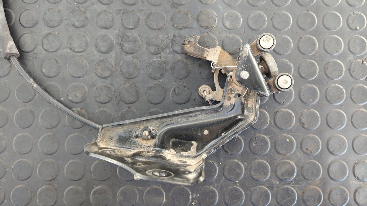 SOPORTE GUIA PATIN INFERIOR CITROEN BERLINGO - vista 2