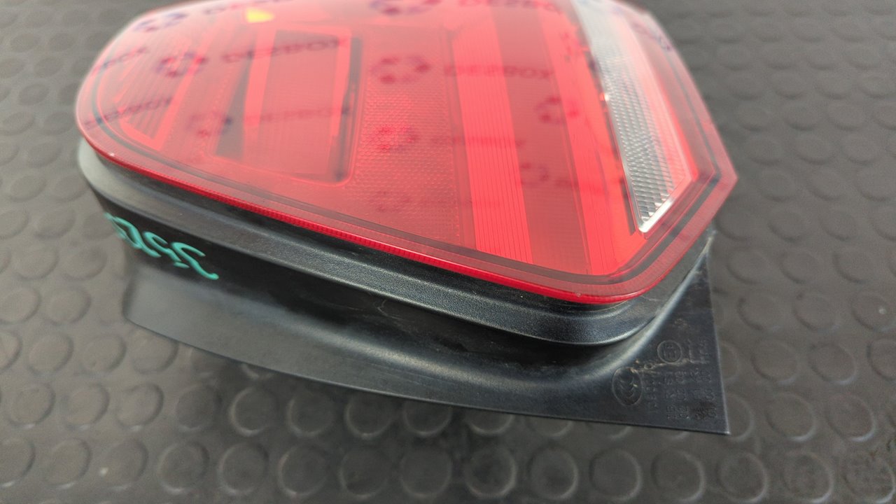 PILOTO TRASERO DERECHO VOLKSWAGEN POLO (6C1) - vista 5