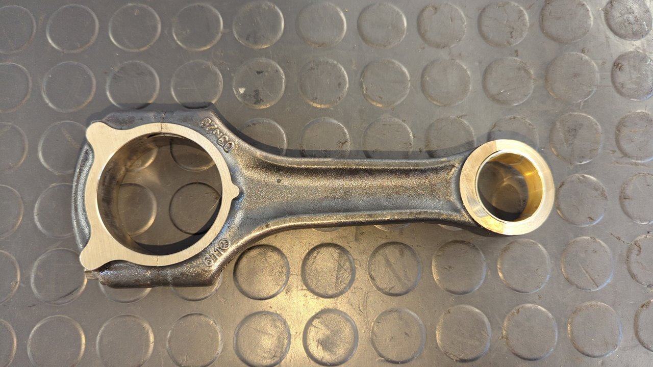 BIELA MERCEDES-BENZ VITO MIXTO 06.2003 ->