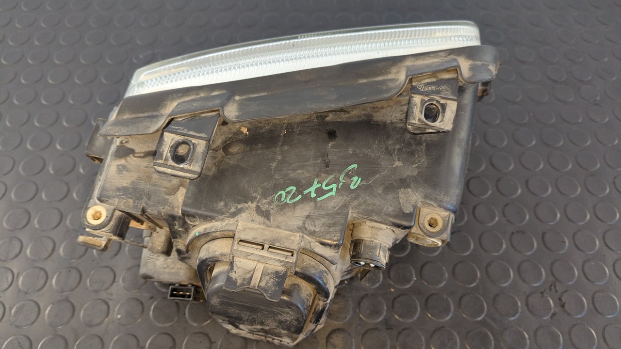 FARO IZQUIERDO AUDI A4 AVANT (B5) - vista 3