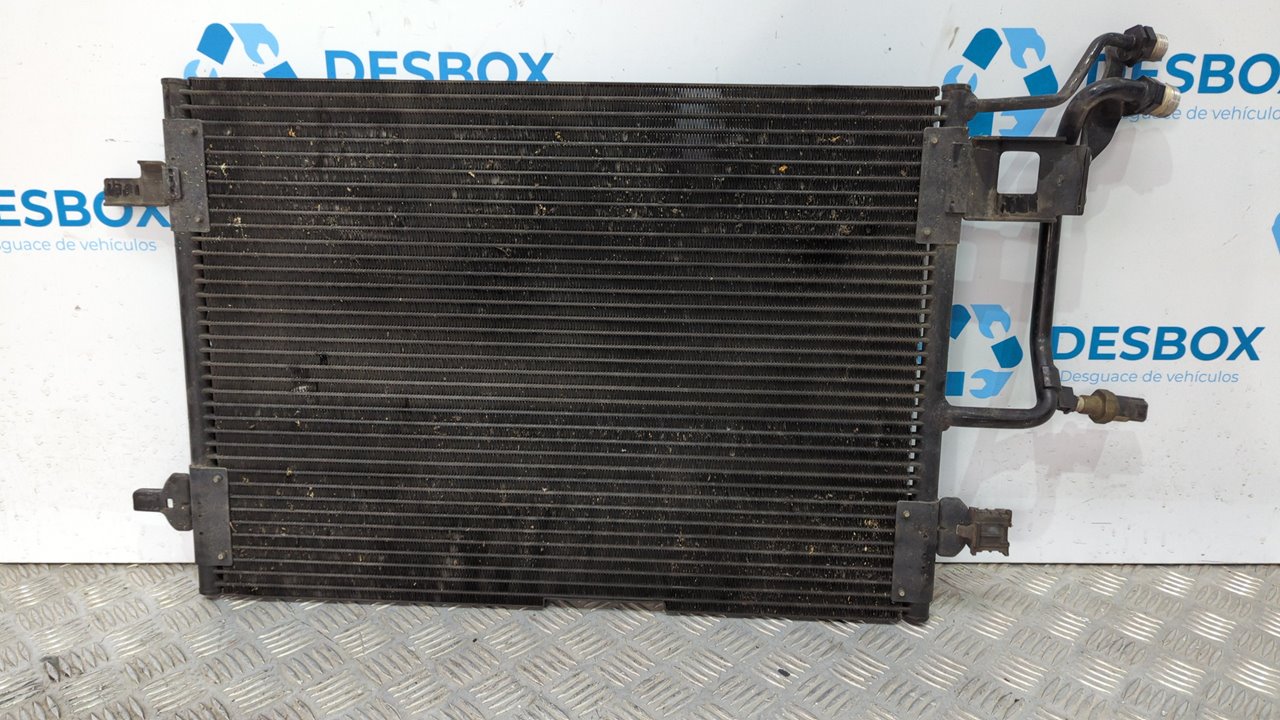 CONDENSADOR / RADIADOR  AIRE ACONDICIONADO AUDI A4 AVANT (B5) - vista 4