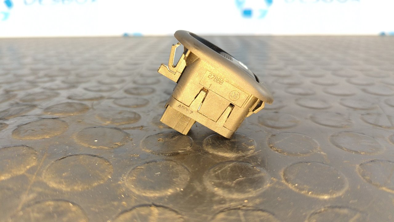 MANDO ELEVALUNAS DELANTERO DERECHO CITROEN C3 - vista 4