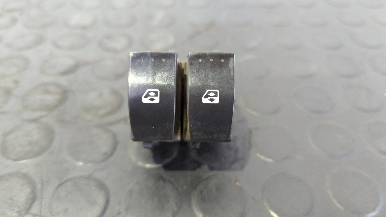 MANDO ELEVALUNAS DELANTERO IZQUIERDO RENAULT SCENIC II