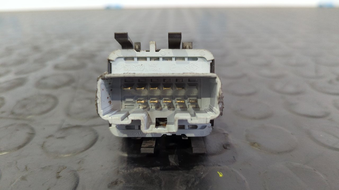 MANDO ELEVALUNAS DELANTERO IZQUIERDO RENAULT SCENIC II - vista 2