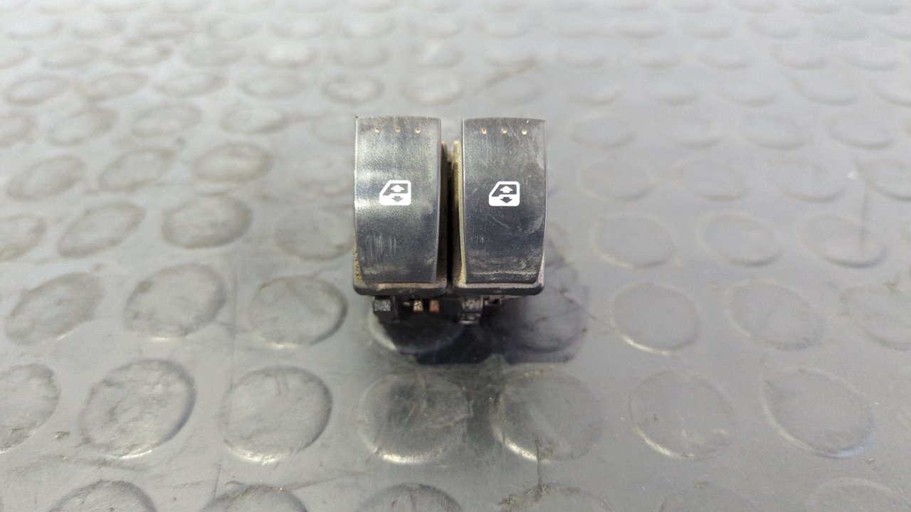 MANDO ELEVALUNAS DELANTERO IZQUIERDO RENAULT SCENIC II