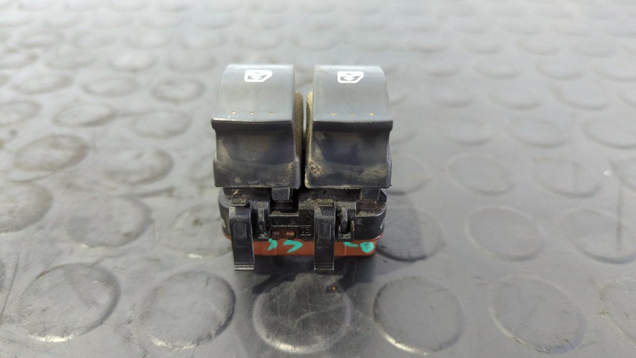 MANDO ELEVALUNAS DELANTERO IZQUIERDO RENAULT SCENIC II - vista 2