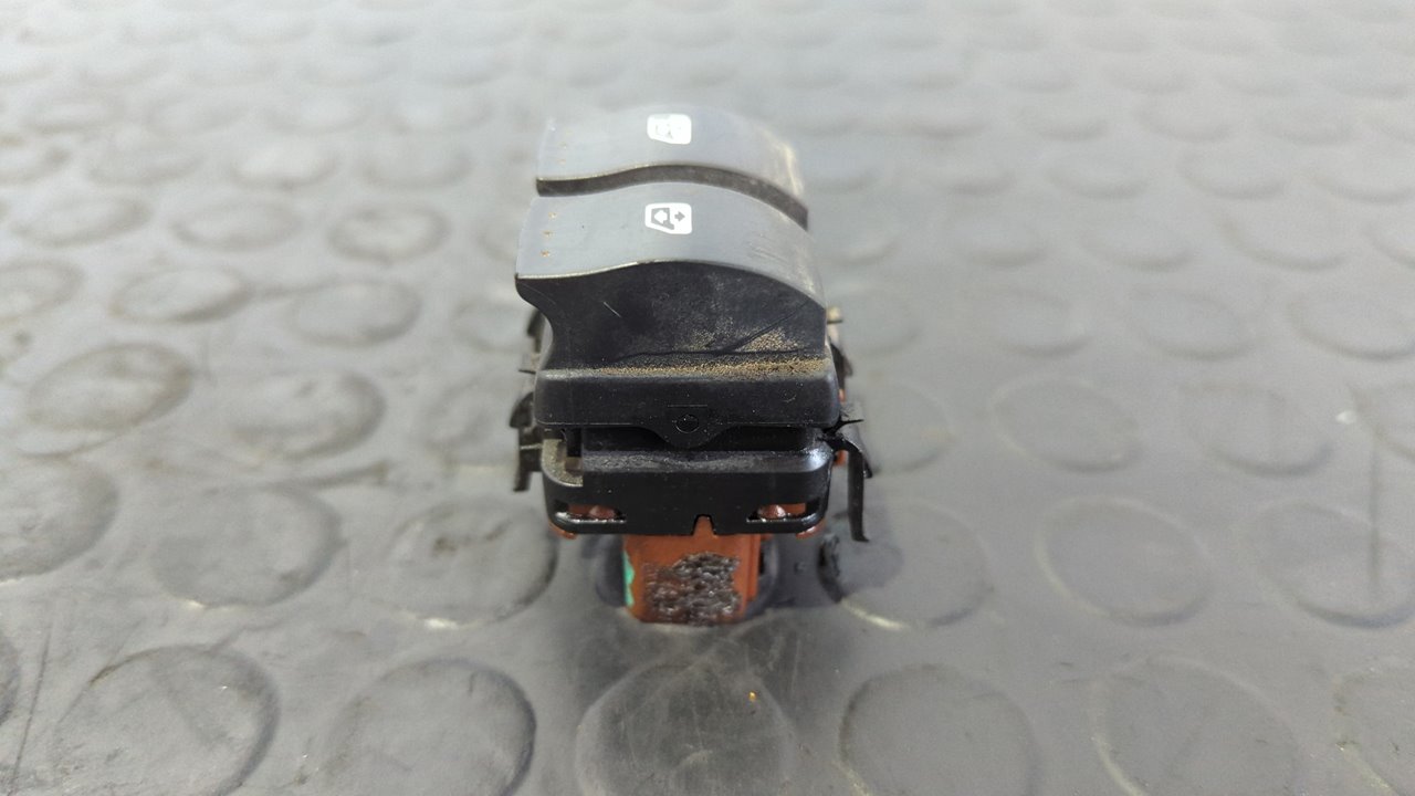 MANDO ELEVALUNAS DELANTERO IZQUIERDO RENAULT SCENIC II - vista 4