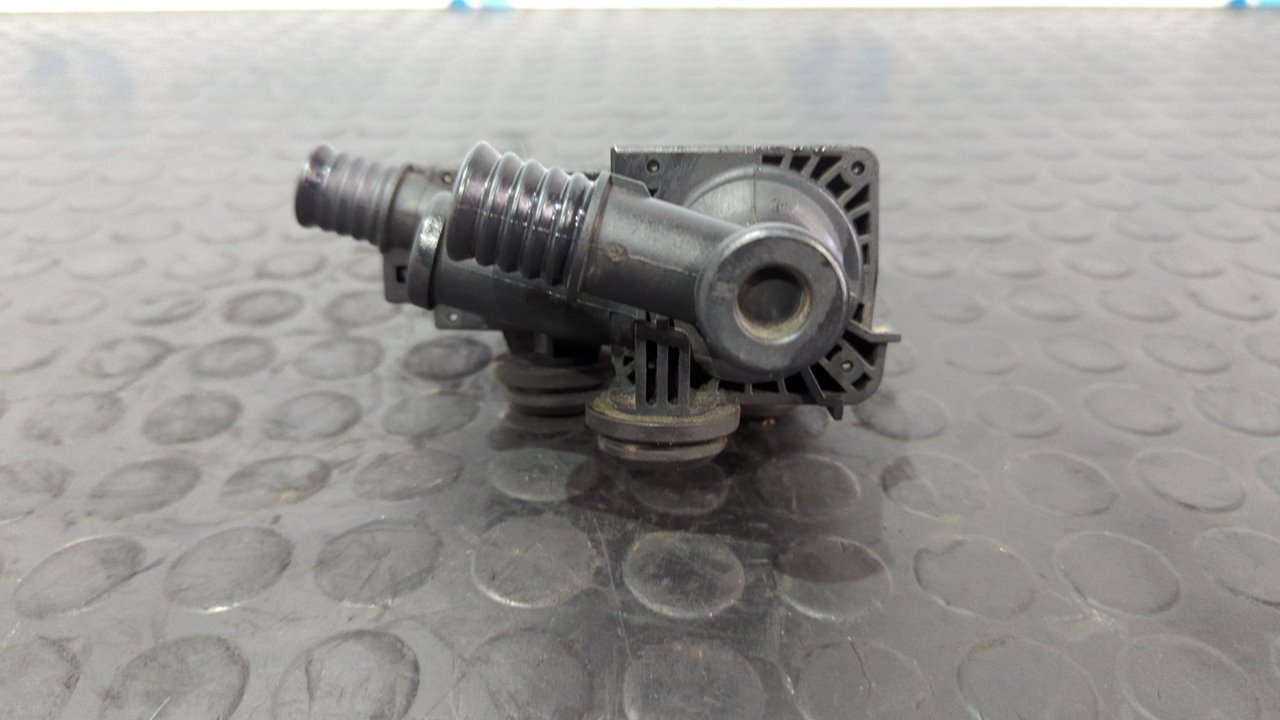 VALVULA INTERCAMBIO DE CALEFACCION BMW SERIE 3 BERLINA (E46) - vista 5