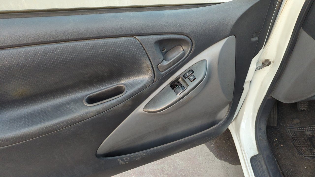 PARASOL IZQUIERDO TOYOTA YARIS (NCP1/NLP1/SCP1) - vista 5