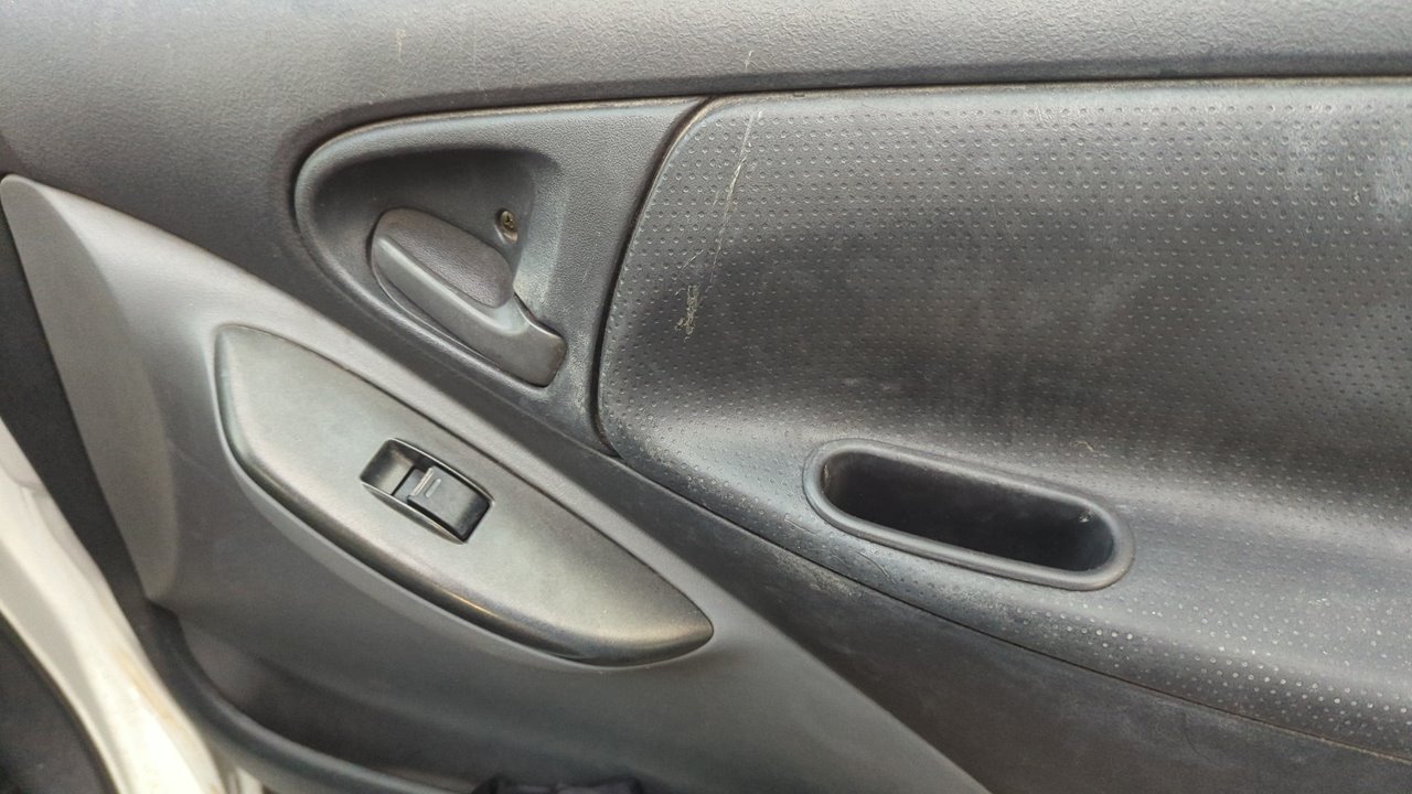 PARASOL IZQUIERDO TOYOTA YARIS (NCP1/NLP1/SCP1) - vista 9