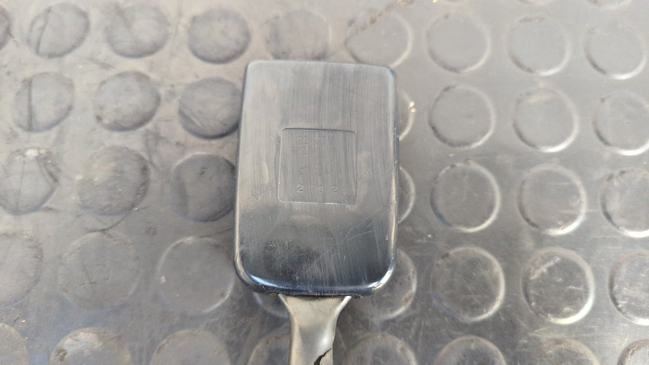 ENGANCHE CINTURON  TRASERO MEDIO DOBLE  FORD TRANSIT, CAJA ABIERTA 86/92 - vista 2