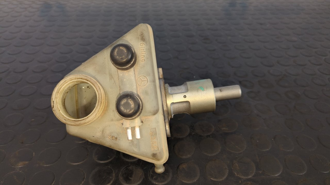 BOMBA FRENO MERCEDES-BENZ CLASE E (W124) BERLINA - vista 6