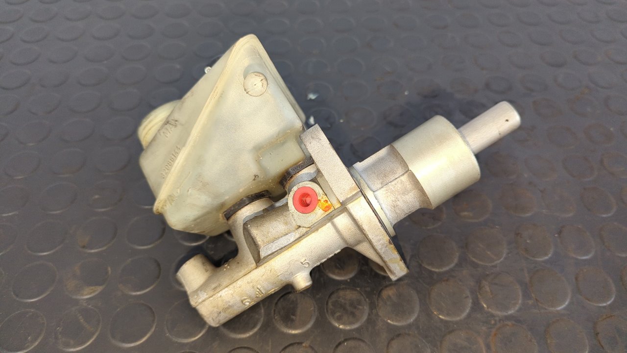 BOMBA FRENO MERCEDES-BENZ CLASE E (W124) BERLINA - vista 3