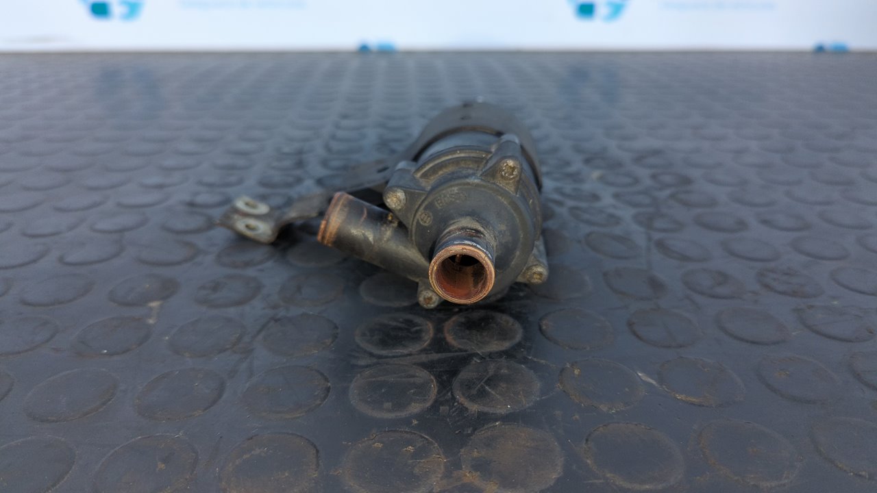 BOMBA AGUA MERCEDES-BENZ CLASE E (W124) BERLINA - vista 4