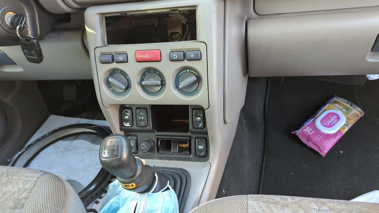 REJILLA DELANTERA LAND ROVER FREELANDER (LN) - vista 2