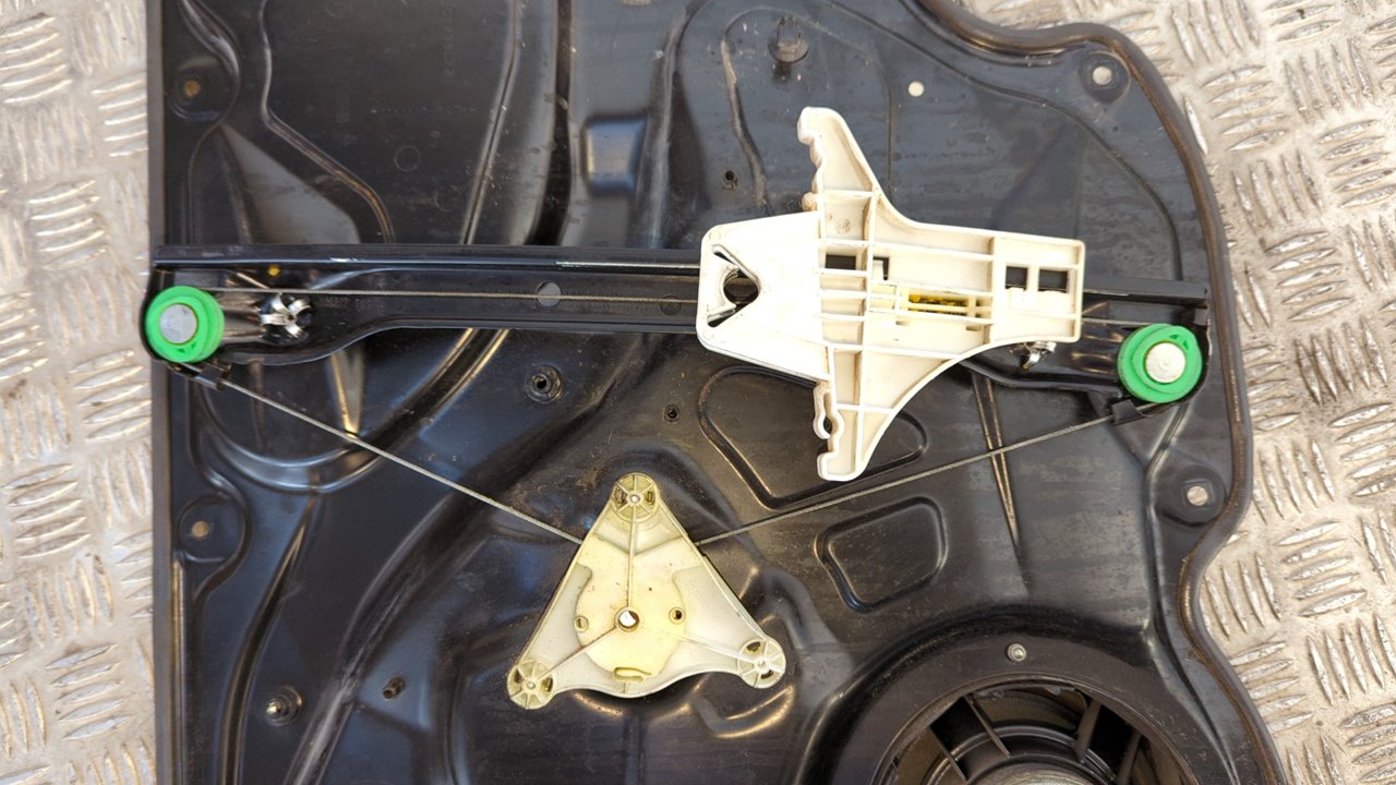 ELEVALUNAS TRASERO IZQUIERDO VOLKSWAGEN PASSAT BERLINA (3C2) - vista 2