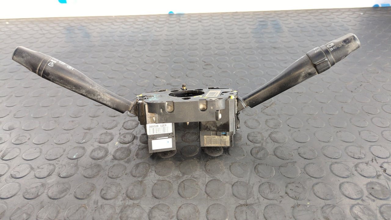 MANDO MULTIFUNCION NISSAN VANETTE CARGO (HC23) - vista 2