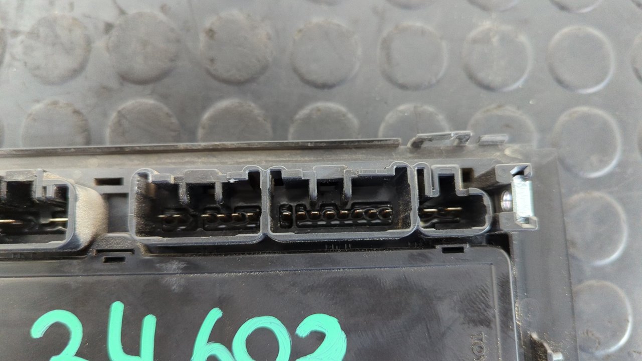 MODULO ELECTRONICO TOYOTA LEXUS RX - vista 3