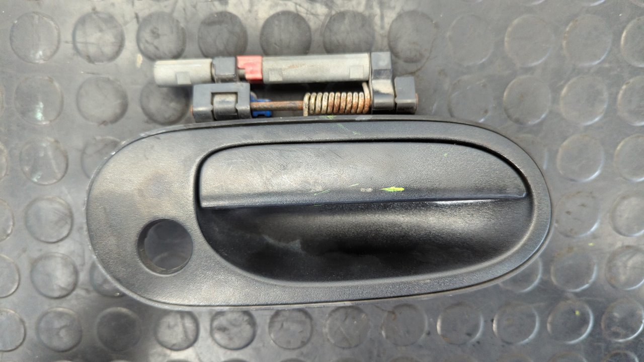 MANETA DELANTERA DERECHA NISSAN ALMERA TINO (V10M)