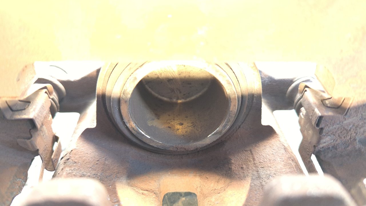 PINZA DE FRENO DELANTERA IZQUIERDA TOYOTA LEXUS RX - vista 2