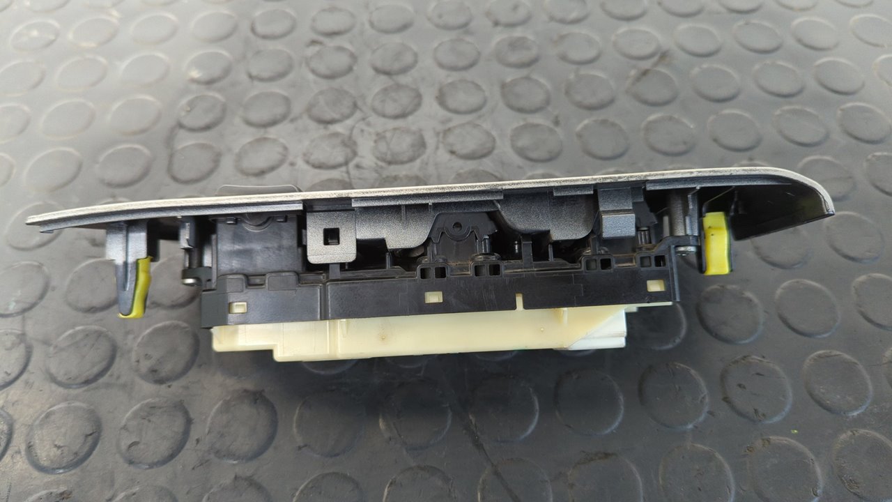 MANDO ELEVALUNAS DELANTERO IZQUIERDO TOYOTA LEXUS RX - vista 4