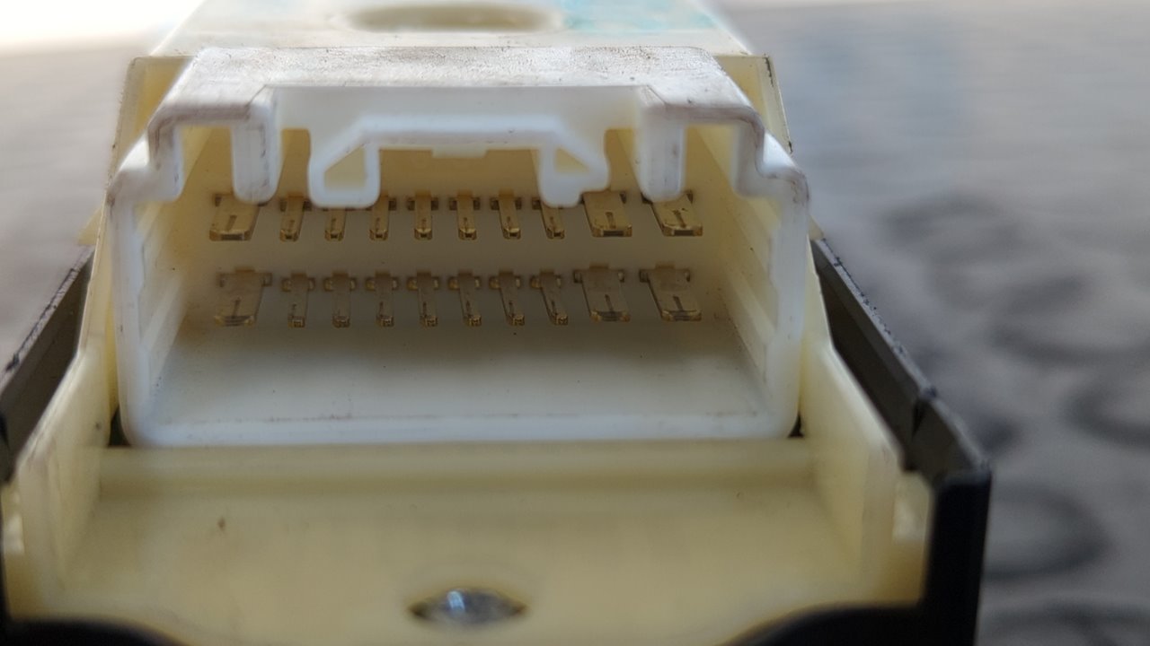 MANDO ELEVALUNAS DELANTERO IZQUIERDO TOYOTA LEXUS RX - vista 2